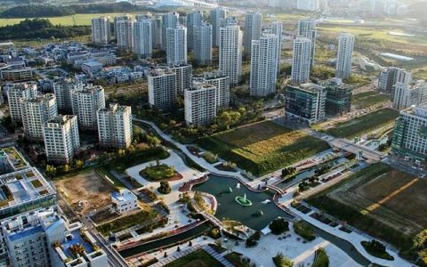 中国上市房企百强公布 融创中国跃升至第四