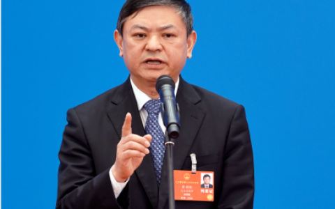 黄润秋“部长通道”首秀：生态环境质量有改善，但还未迎来量变到质变的拐点