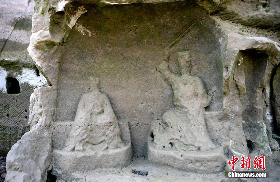 四川仁寿：水库水位下降 唐代坐佛等露真容