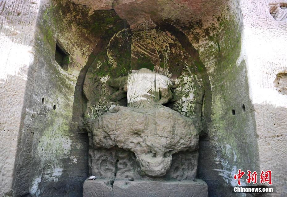 四川仁寿：水库水位下降 唐代坐佛等露真容