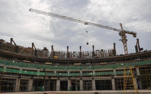 海口五源河体育馆建设加紧施工（4）