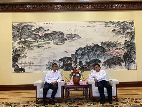 中欧协会副理事长潘锋率队赴无锡市调研座谈