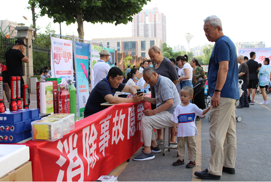 “安全公益行”活动走进锦绣城社区