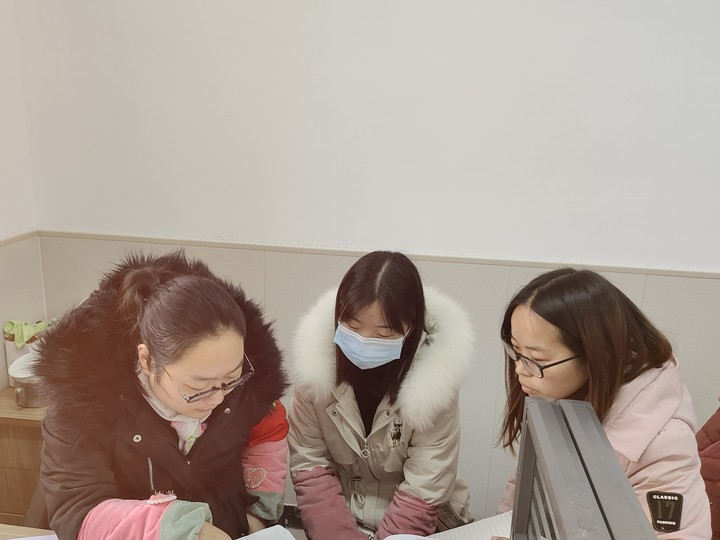 铭记胜利 捍卫和平——保合寨小学观看学习《为了和平》