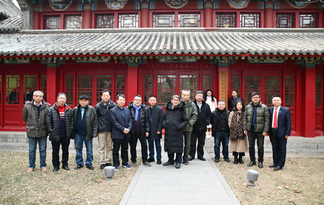 “费孝通作品精选”发布：“把论文写在祖国的大地上”