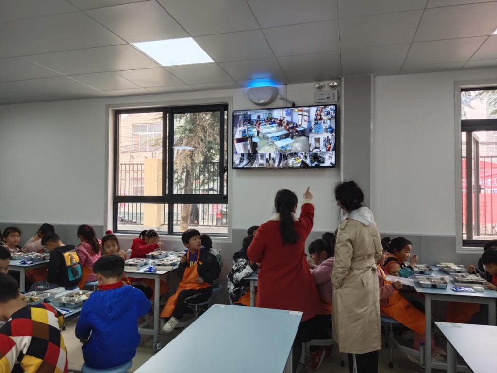 助力午餐工程，家长陪餐（二）——记郑州市惠济区保合寨小学午餐供餐工作