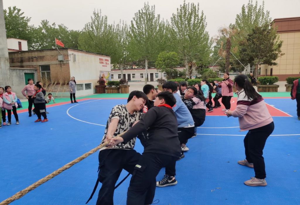 拔河比赛促团结，凝心聚力展风采