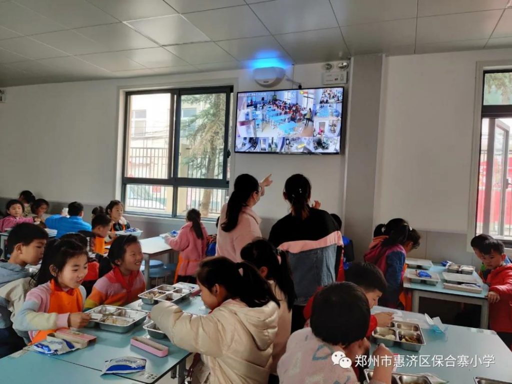 助力午餐工程，家长陪餐（一）—— 记郑州市惠济区保合寨小学午餐供餐工作