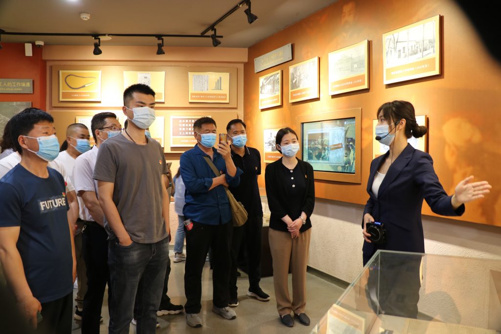 重温红色记忆 传承革命精神——新城街道办事处在二七纪念塔开展党史学习教育主题活动