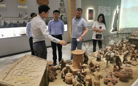 中欧协会驻河南省办事处主任钱红伟接待摩尔多瓦驻华商会会长NICHITA VERBITCHII尼奇塔•韦比契伊一行