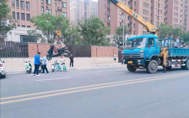 新城街道多措并举整治乱停乱放