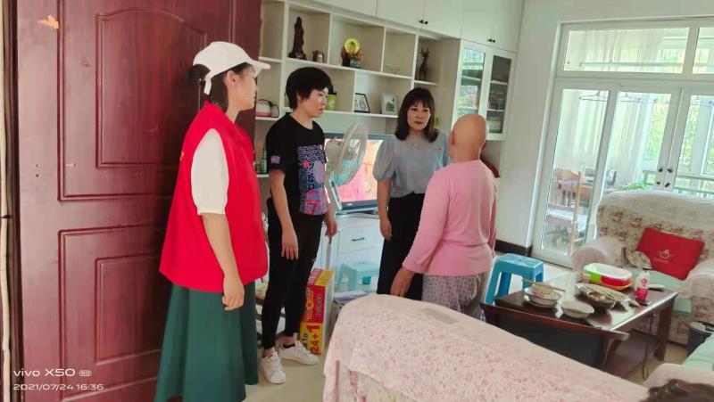 浓浓意暖人心 守望相助渡难关