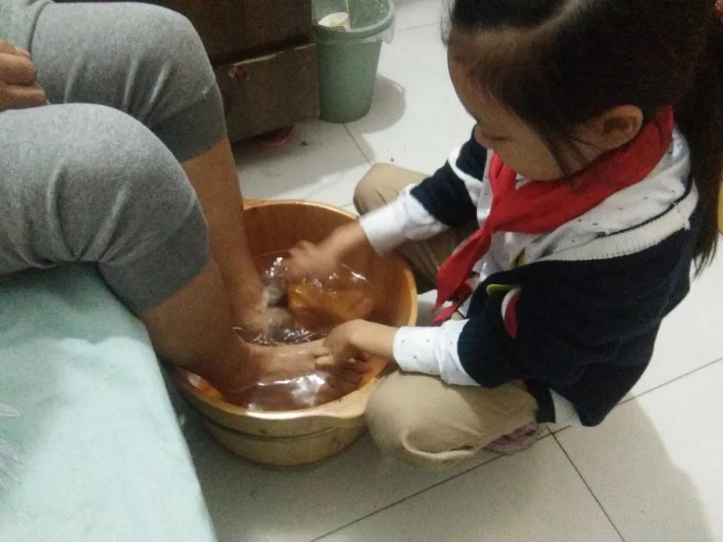 金秋十月，情暖重阳——保合寨小学重阳节活动