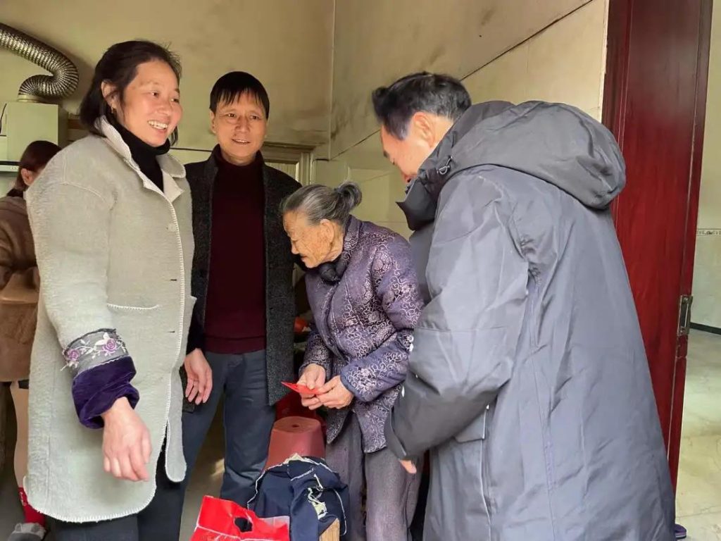 年终慰问送关怀，岁寒情深暖人心——婺源县吴芮文化研究会年终慰问活动