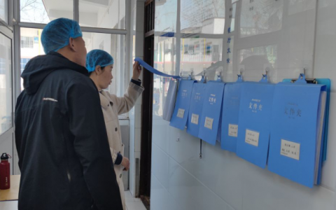 家长陪餐 共享美好“食”光