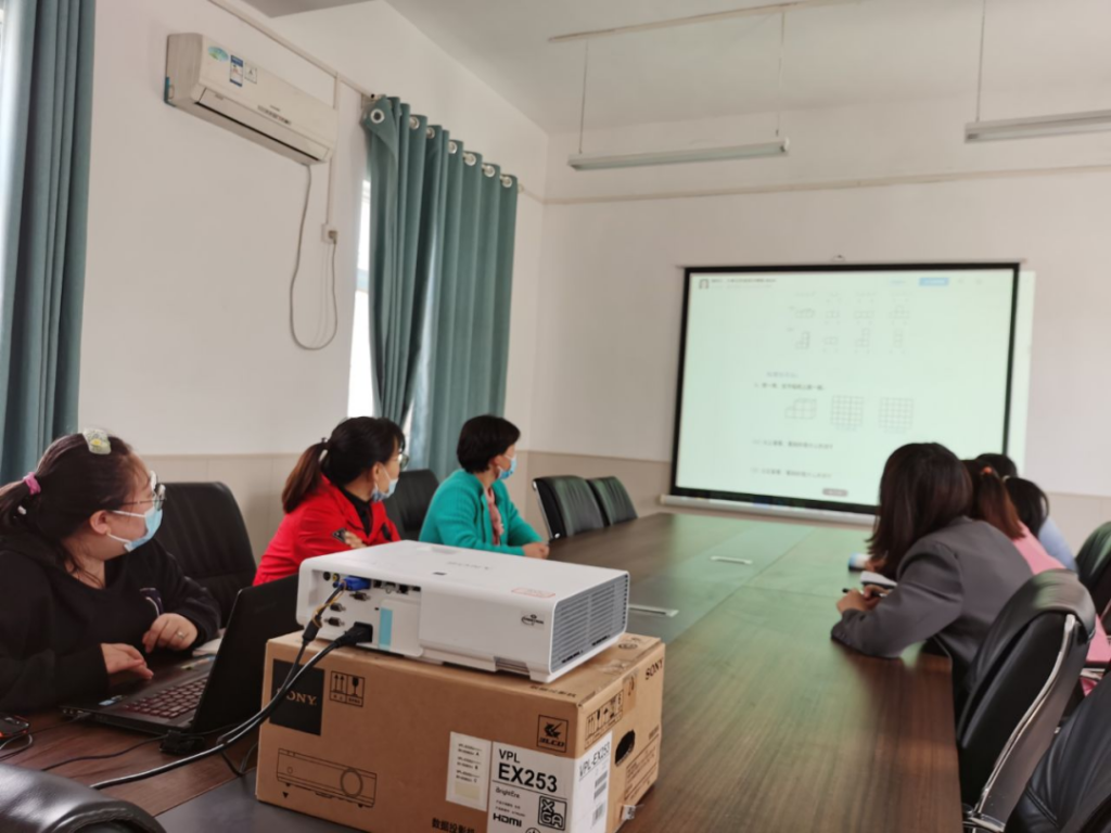 教研引领，助力成长——保合寨小学数学组教研活动（二）