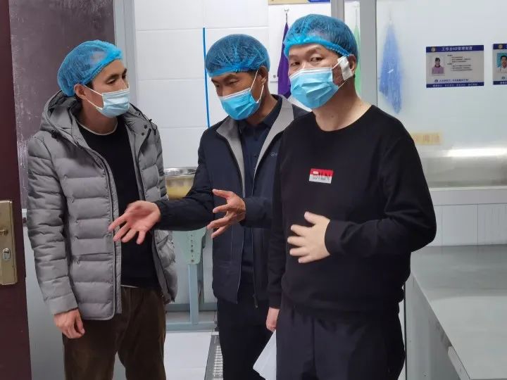 加强食堂检查，保障师生饮食安全