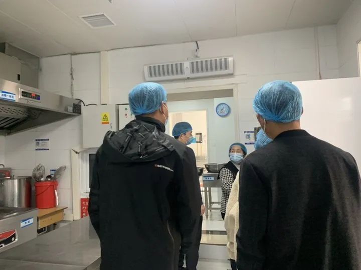 严控食堂安全，筑牢食品安全防线