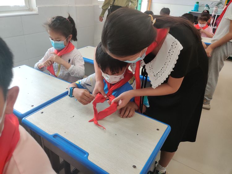 喜迎二十大，争做好队员——保合寨小学“扣好人生第一粒扣子”一年级队前教育