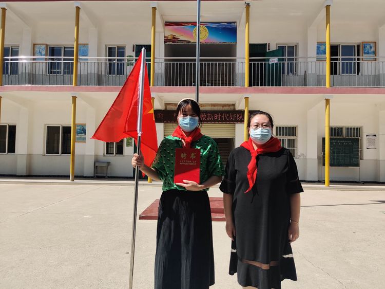 喜迎二十大 争做好队员——保合寨小学新队员入队仪式
