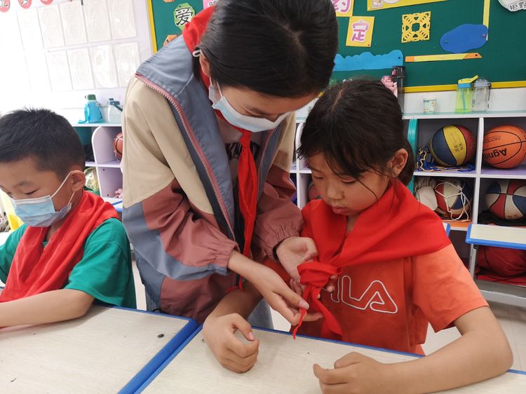 喜迎二十大，争做好队员——保合寨小学“扣好人生第一粒扣子”一年级队前教育