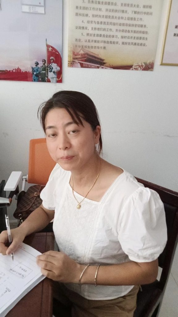 社区一盏灯 话幸福社区——记万年县幸福社区七朵金花绽放