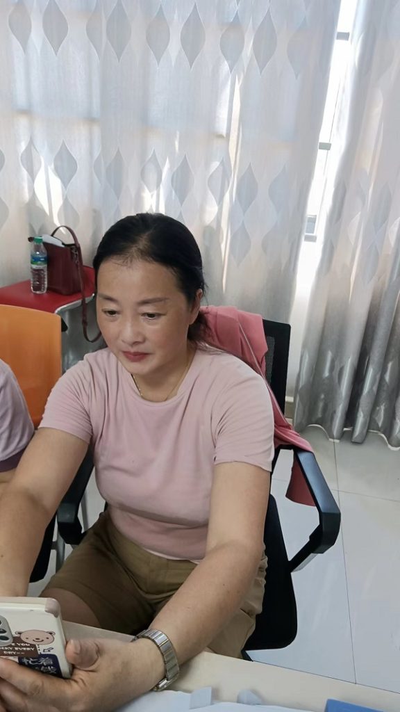 社区一盏灯 话幸福社区——记万年县幸福社区七朵金花绽放