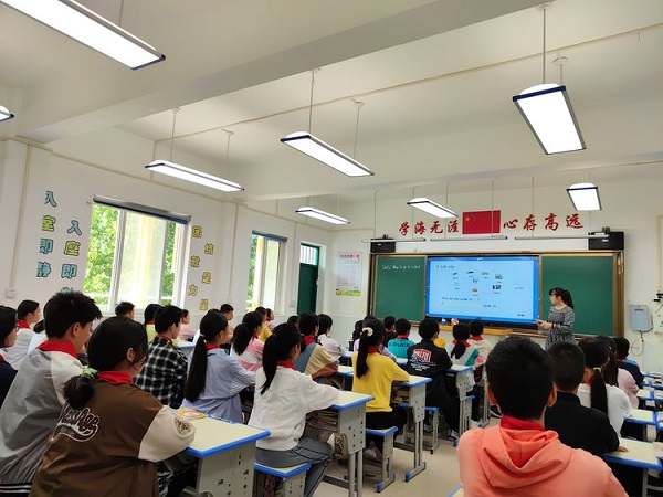 问诊把脉 提升质量 ——惠济区教研室到保合寨小学调研