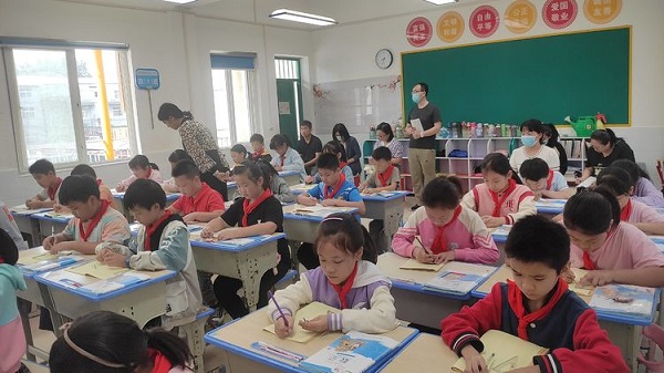 问诊把脉 提升质量 ——惠济区教研室到保合寨小学调研