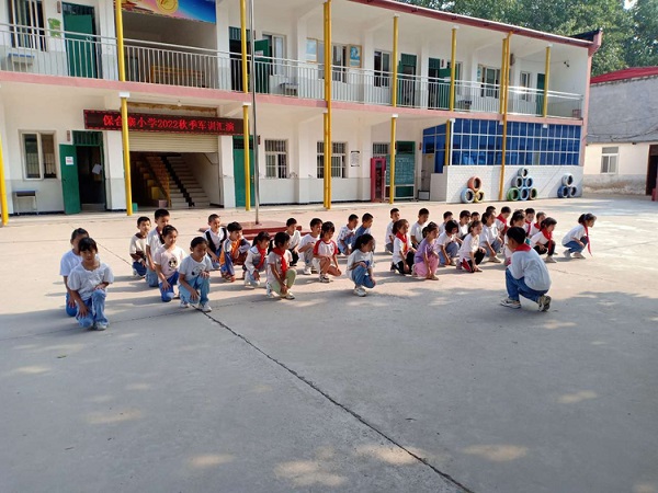 锤炼意志 绽放精彩 ——保合寨小学军训汇演
