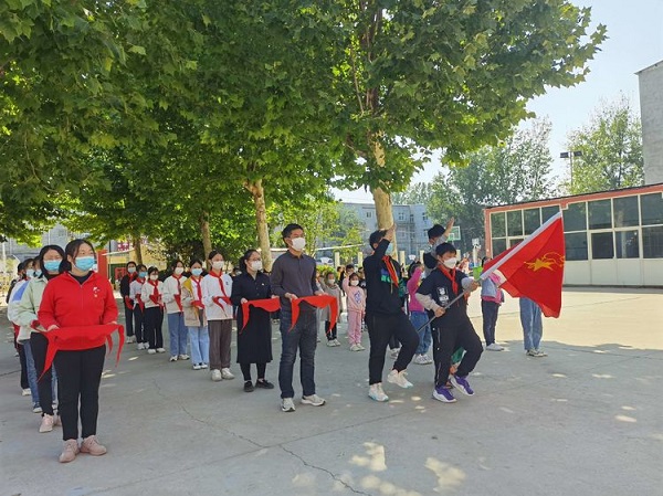 喜迎二十大 争做好队员——保合寨小学开展“建队日”活动（二）