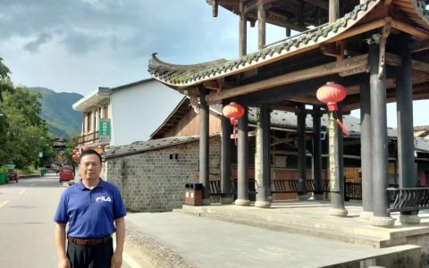 走进下梅村