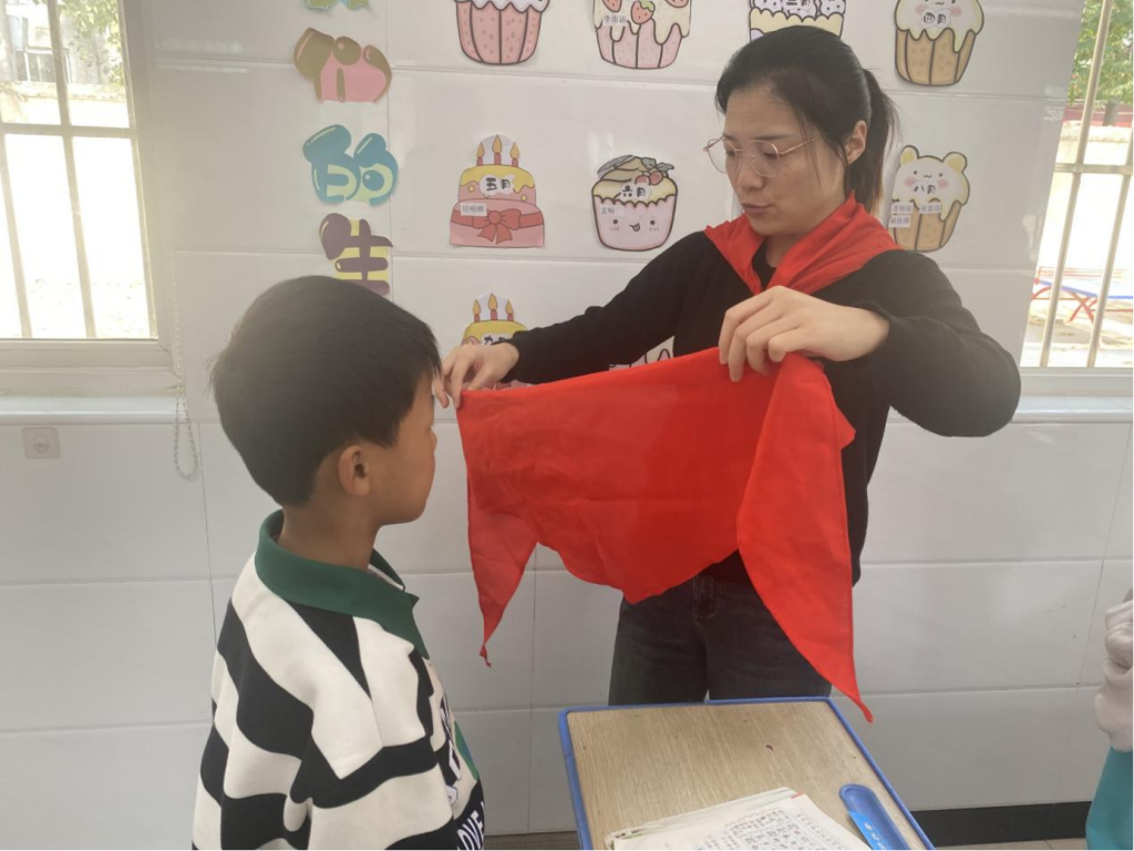 “红领巾心向党——争做好队员”保合寨小学主题建队日活动