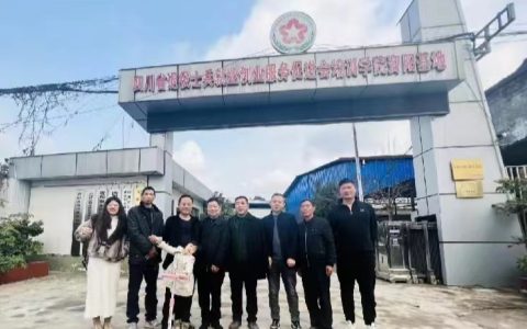 烛光成炬 温暖而行 见证慈善的力量
