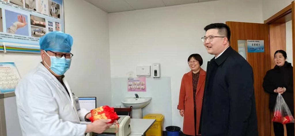 大年初一，洛阳正骨领导慰问坚守一线职工