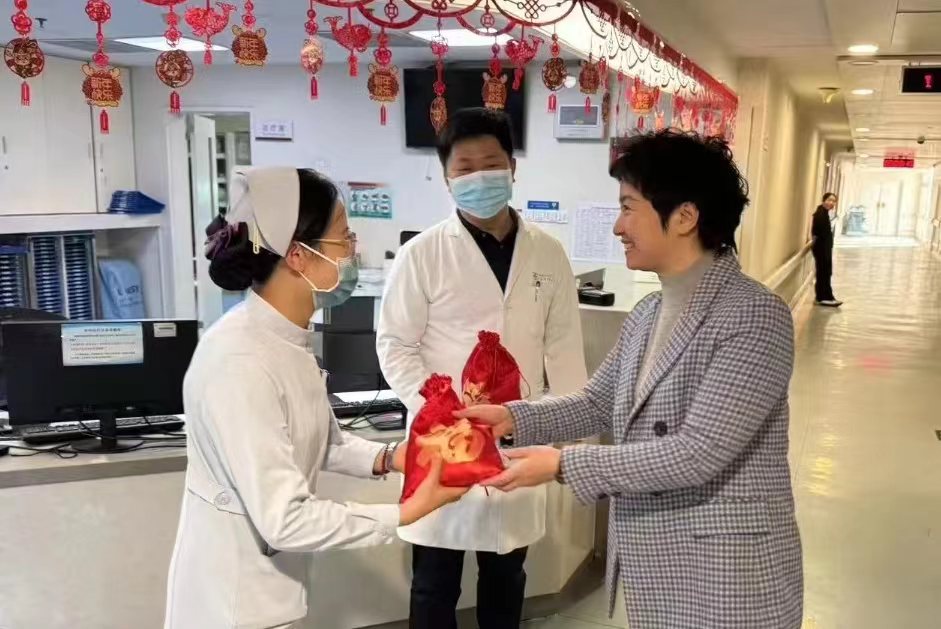 大年初一，洛阳正骨领导慰问坚守一线职工