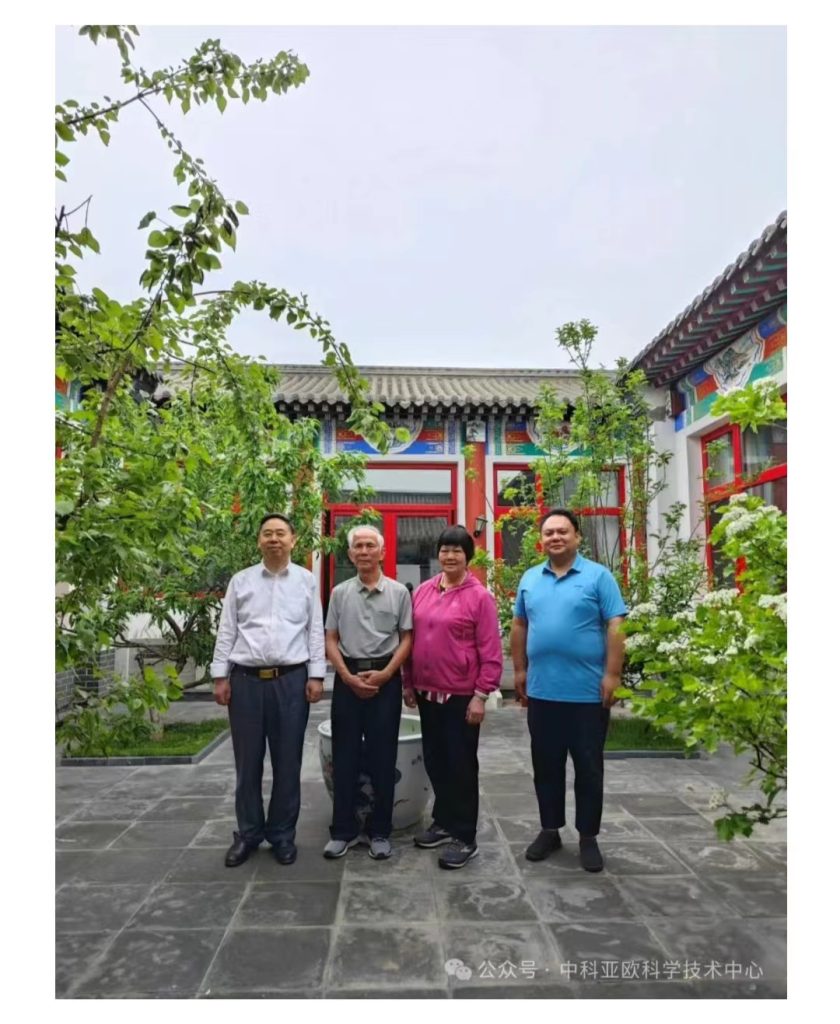 赵章会见委籍华人吴辉华夫妇