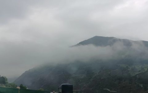 越秦岭有感
