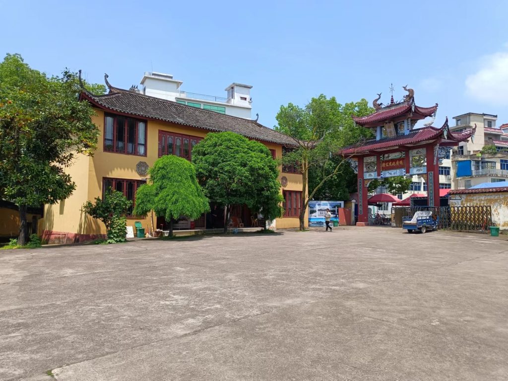 道教文化底蕴孕育下的胡公精神——浙江永康古镇胡库村方岩山上胡则庙记