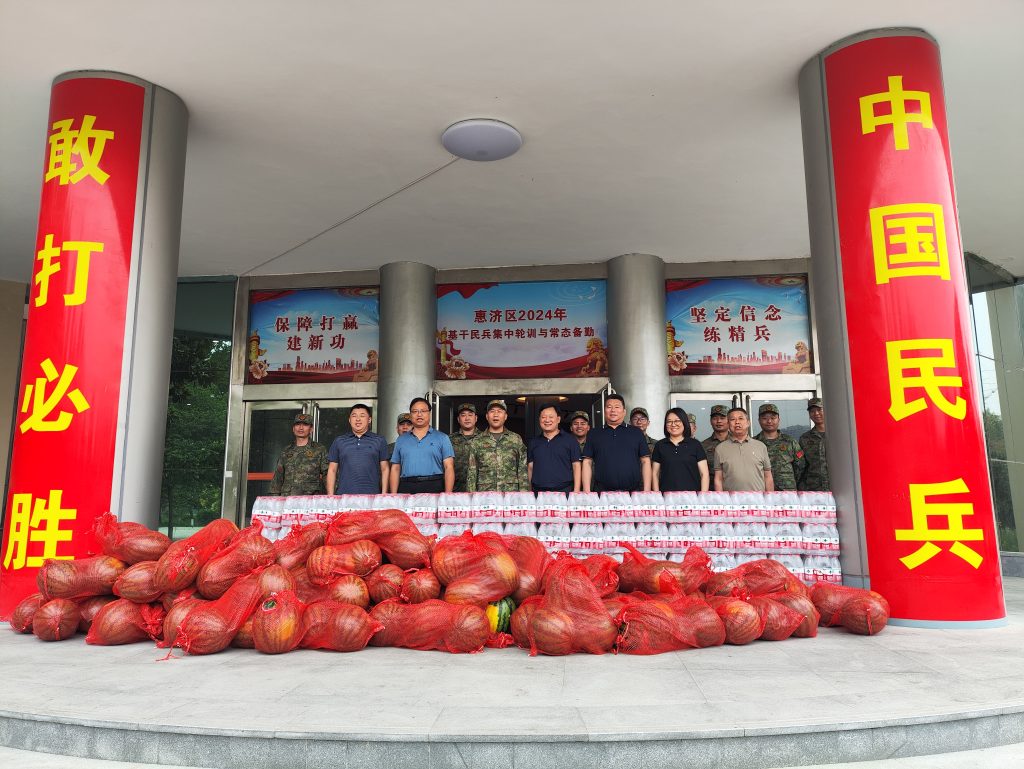 走访慰问送关怀 浓情关爱民兵心