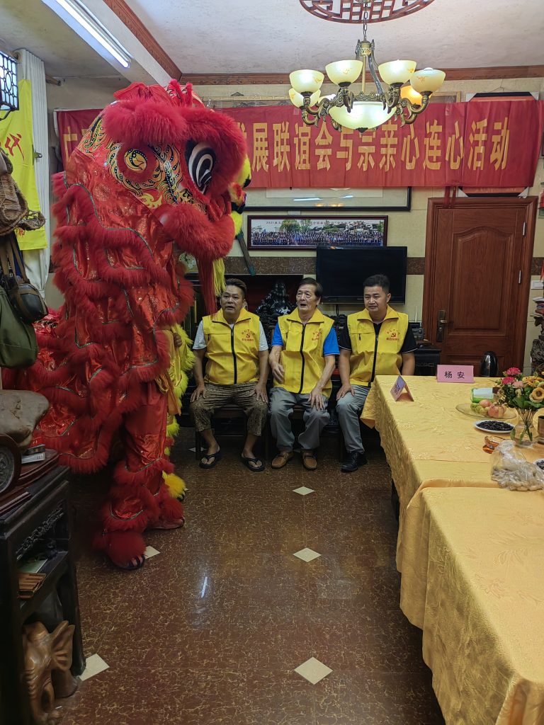 共筑爱心桥梁 携手温暖人间