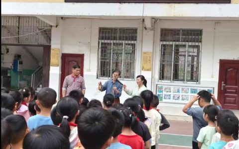茶香润童心 文脉传薪火——关爱下一代，共建美好未来，六堡茶进校园活动纪实