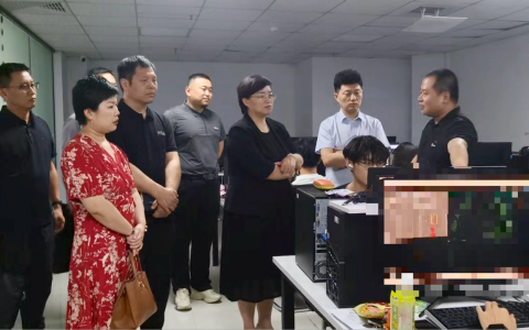 焦作市解放区领导一行莅临河南省标新立义科技有限公司参观交流，共话数字经济新未来