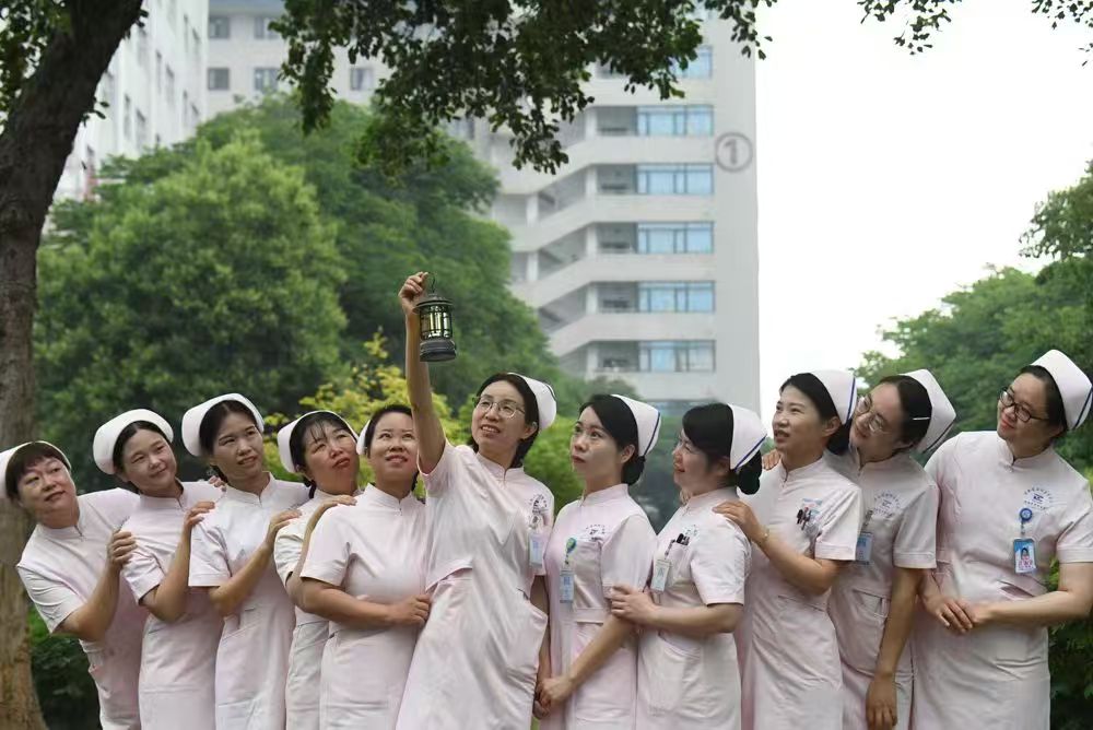 致敬提灯女神，定格医者芳华——致洛阳正骨医院最美护士们